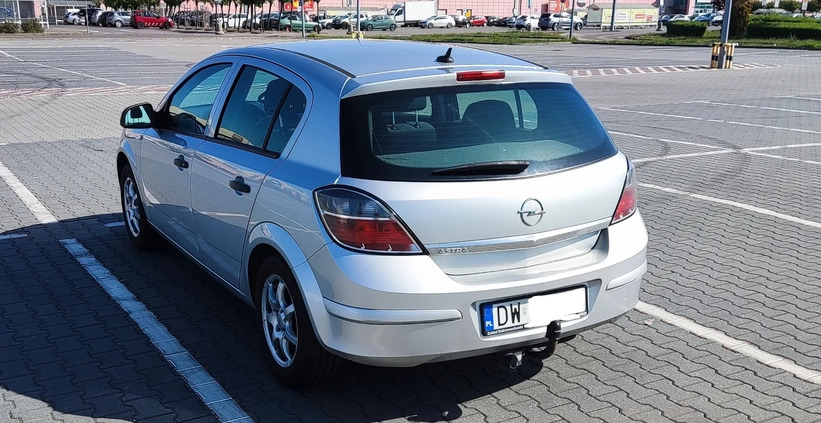 Opel Astra cena 15800 przebieg: 230500, rok produkcji 2011 z Wrocław małe 22